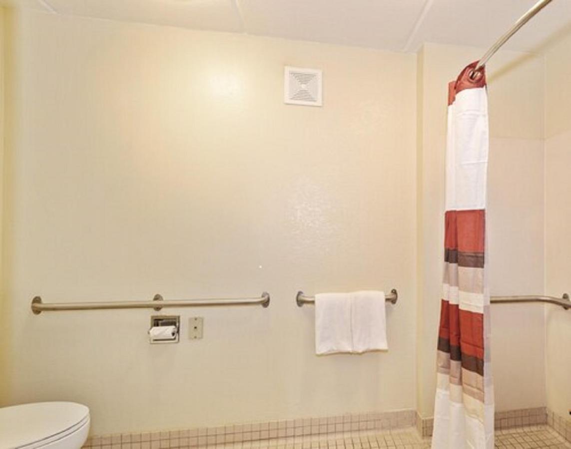 Red Roof Inn Akron Extérieur photo
